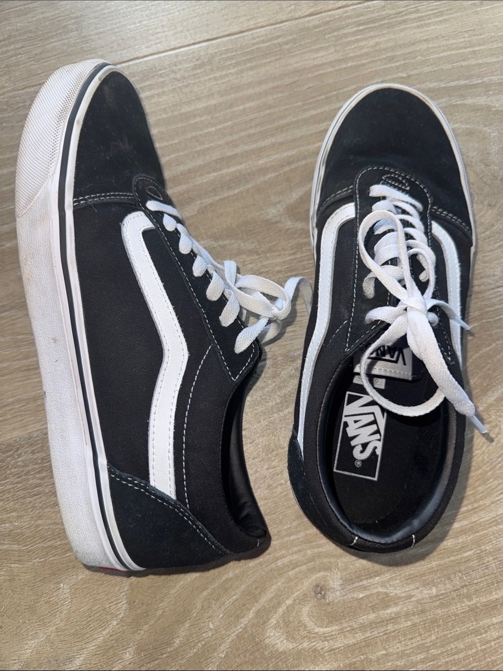 Vans Men's Old Skool Black / White Skate Shoes